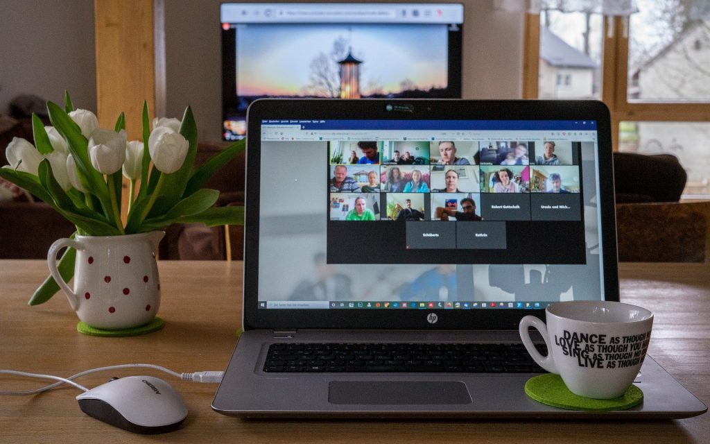 Investir dans une plateforme d’évènements numériques