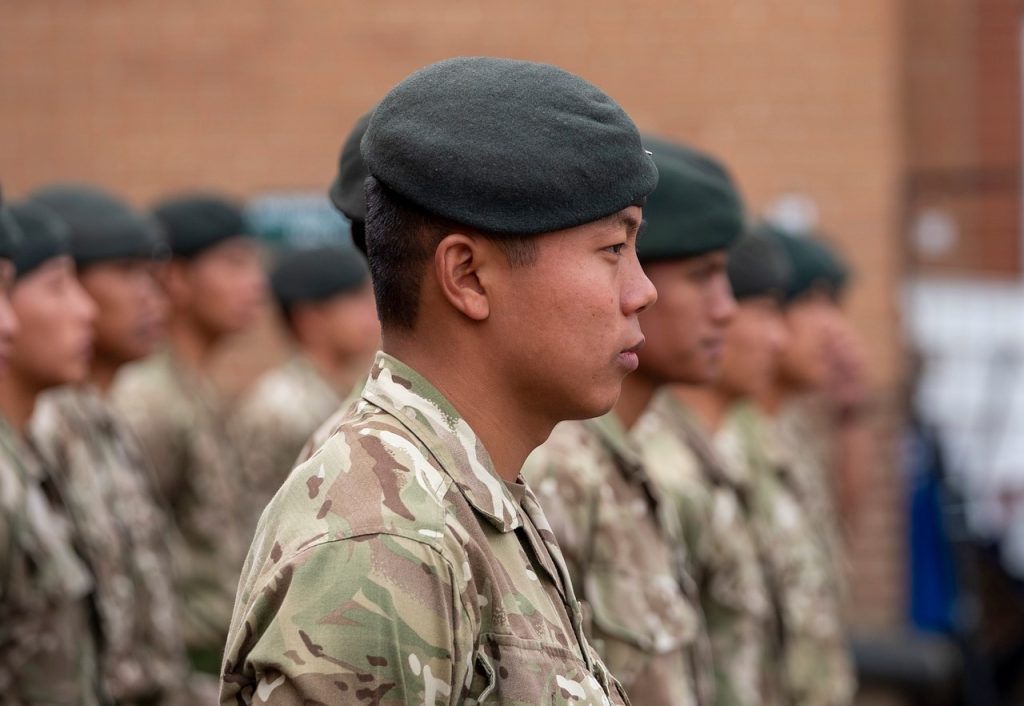 Comment les parents doivent-ils parler à un enfant qui veut s’engager dans l’armée ?
